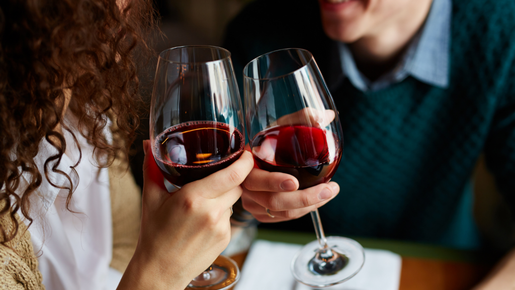 5 Red Wine Health Benefits - Why to Drink Red Wine